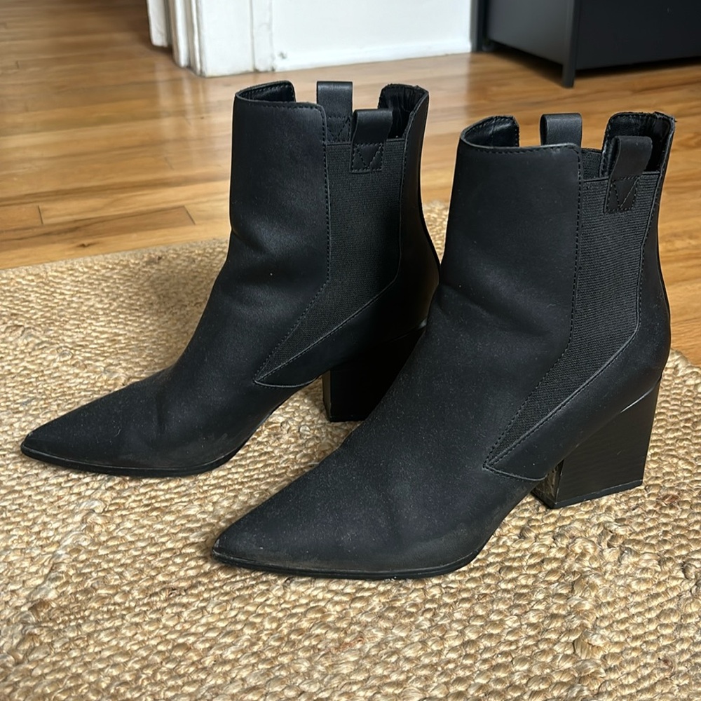 Kendall & Kylie Pointed Toe Black Leather Ankle Western Boots